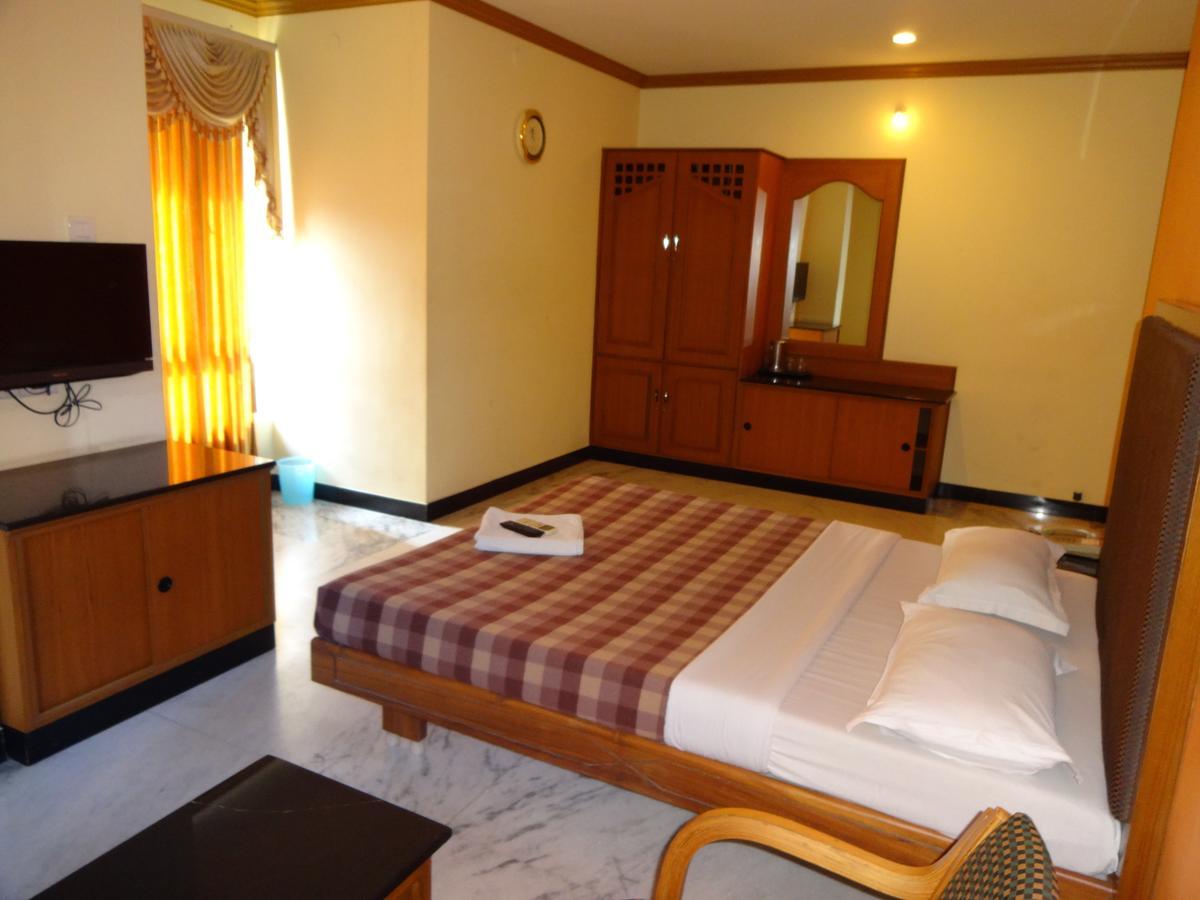 Hotel Grand Palace Coimbatore Buitenkant foto