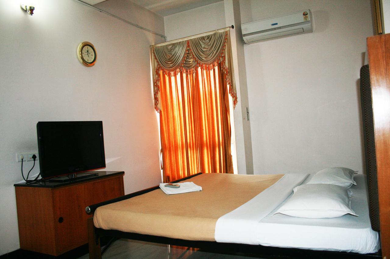 Hotel Grand Palace Coimbatore Buitenkant foto